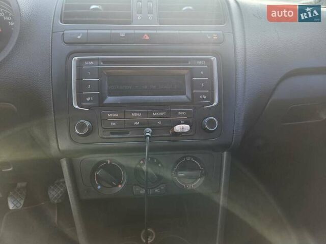 Чорний Фольксваген Поло, об'ємом двигуна 1.6 л та пробігом 229 тис. км за 6150 $, фото 17 на Automoto.ua