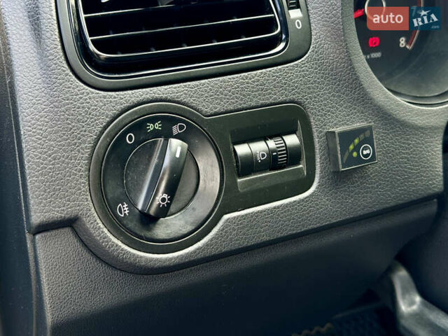 Черный Фольксваген Поло, объемом двигателя 1.6 л и пробегом 220 тыс. км за 7999 $, фото 16 на Automoto.ua