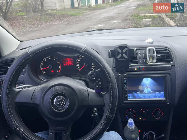 Черный Фольксваген Поло, объемом двигателя 1.6 л и пробегом 153 тыс. км за 6500 $, фото 2 на Automoto.ua