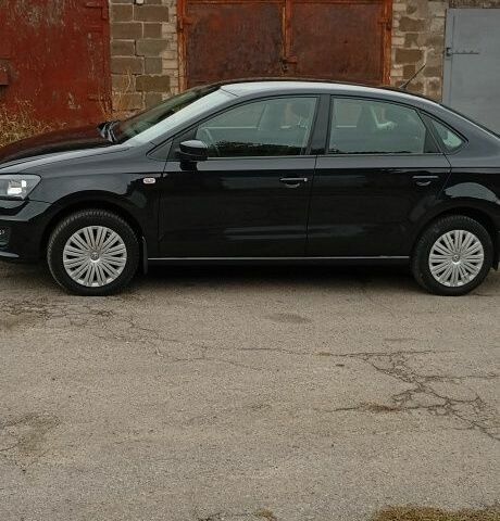 Черный Фольксваген Поло, объемом двигателя 1.6 л и пробегом 32 тыс. км за 10500 $, фото 2 на Automoto.ua