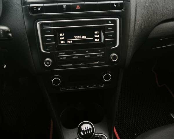 Черный Фольксваген Поло, объемом двигателя 1.4 л и пробегом 126 тыс. км за 8300 $, фото 19 на Automoto.ua