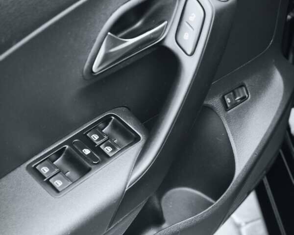 Черный Фольксваген Поло, объемом двигателя 1.4 л и пробегом 126 тыс. км за 8300 $, фото 12 на Automoto.ua