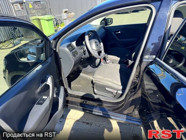 Черный Фольксваген Поло, объемом двигателя 1.6 л и пробегом 113 тыс. км за 10500 $, фото 3 на Automoto.ua