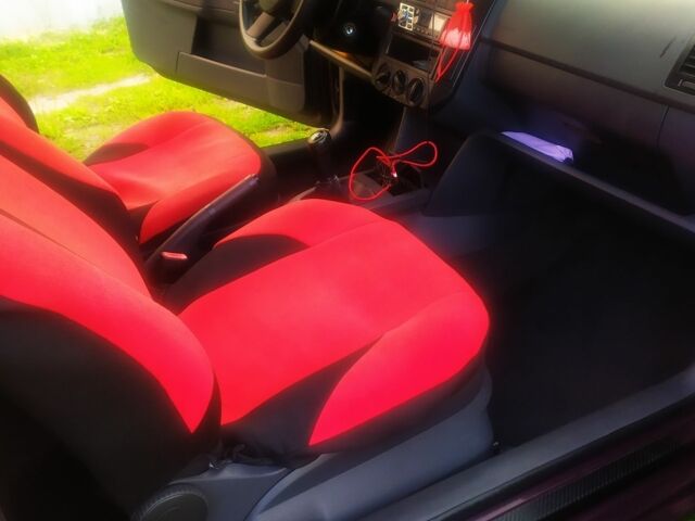 Фиолетовый Фольксваген Поло, объемом двигателя 1.2 л и пробегом 145 тыс. км за 3000 $, фото 1 на Automoto.ua