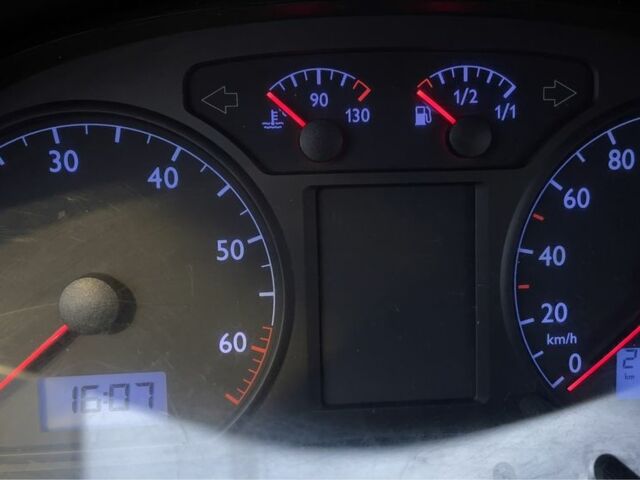 Фіолетовий Фольксваген Поло, об'ємом двигуна 1.4 л та пробігом 277 тис. км за 3300 $, фото 4 на Automoto.ua