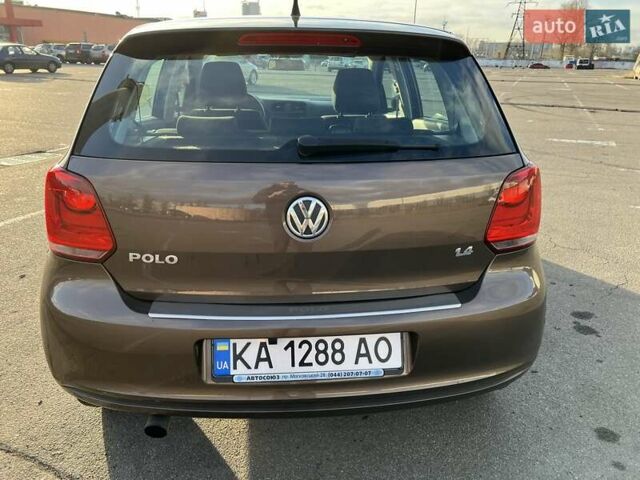 Коричневый Фольксваген Поло, объемом двигателя 1.39 л и пробегом 122 тыс. км за 9500 $, фото 5 на Automoto.ua