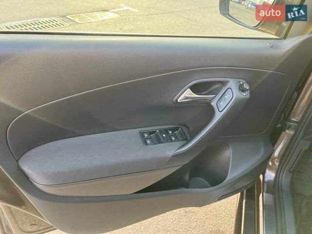 Коричневый Фольксваген Поло, объемом двигателя 1.39 л и пробегом 122 тыс. км за 9500 $, фото 18 на Automoto.ua