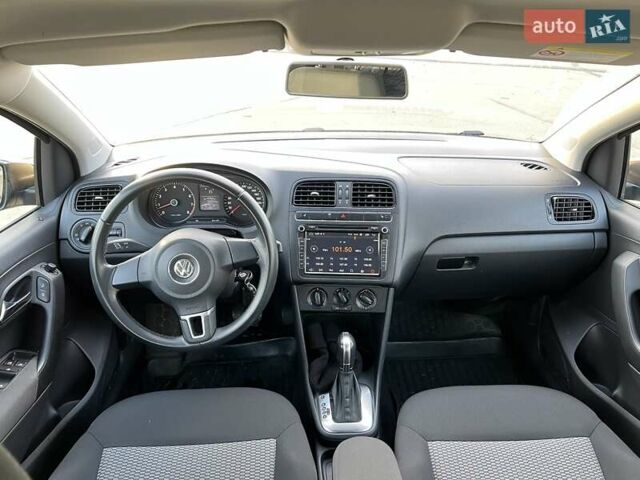 Коричневый Фольксваген Поло, объемом двигателя 1.39 л и пробегом 122 тыс. км за 9500 $, фото 13 на Automoto.ua