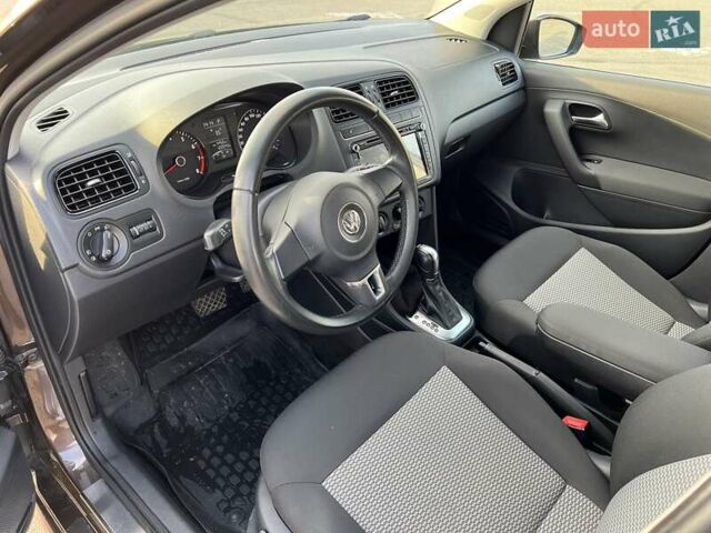 Коричневый Фольксваген Поло, объемом двигателя 1.39 л и пробегом 122 тыс. км за 9500 $, фото 11 на Automoto.ua