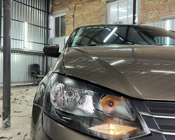 Коричневый Фольксваген Поло, объемом двигателя 1.57 л и пробегом 247 тыс. км за 8600 $, фото 11 на Automoto.ua