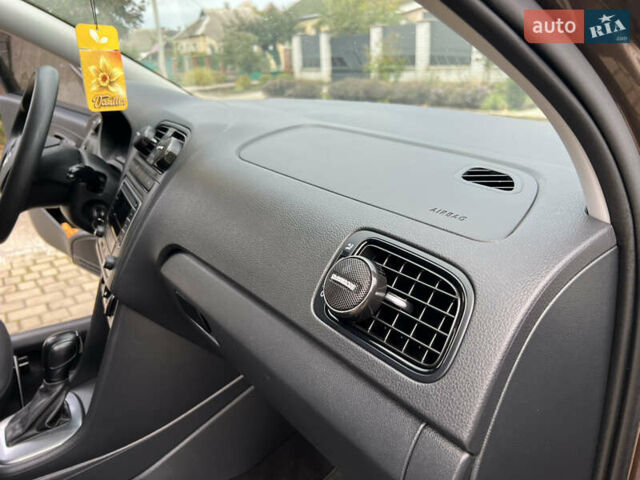 Коричневый Фольксваген Поло, объемом двигателя 1.6 л и пробегом 104 тыс. км за 10700 $, фото 18 на Automoto.ua