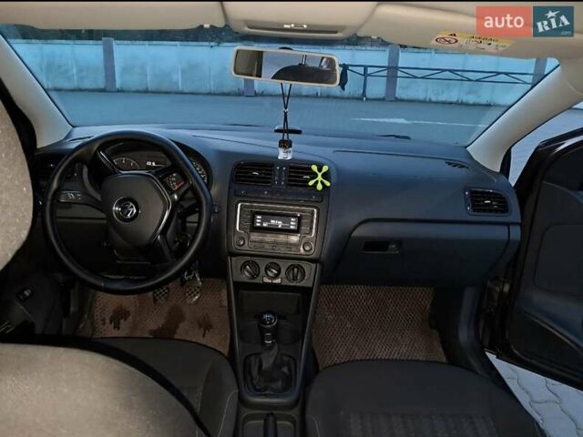 Коричневый Фольксваген Поло, объемом двигателя 1.6 л и пробегом 102 тыс. км за 10000 $, фото 2 на Automoto.ua