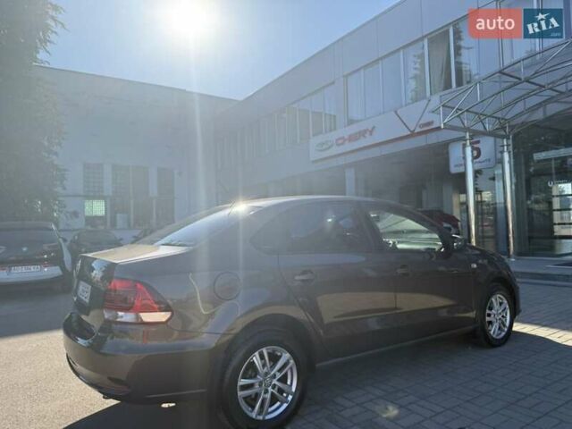 Коричневый Фольксваген Поло, объемом двигателя 1.39 л и пробегом 84 тыс. км за 10200 $, фото 3 на Automoto.ua