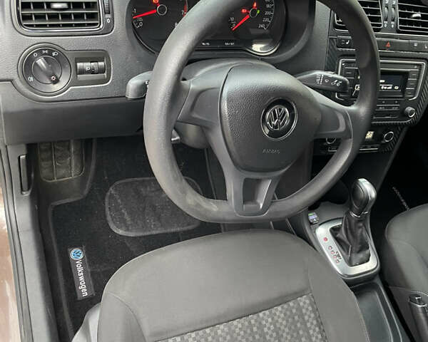 Фольксваген Поло 2018 у Києві на Automoto.ua Коричневий Фольксваген Поло, об'ємом двигуна 1.4 л та пробігом 201 тис. км за 6800 $, фото 10 на Automoto.ua