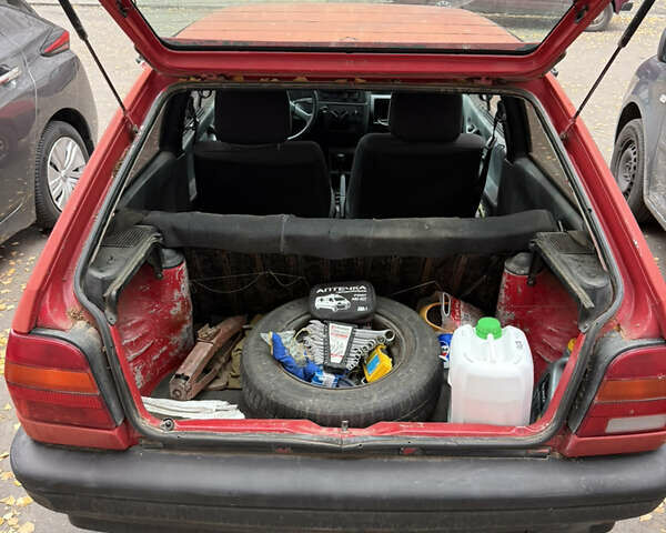 Красный Фольксваген Поло, объемом двигателя 1.2 л и пробегом 20 тыс. км за 1100 $, фото 6 на Automoto.ua