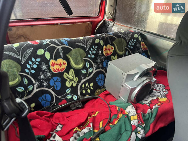 Красный Фольксваген Поло, объемом двигателя 1.04 л и пробегом 200 тыс. км за 1100 $, фото 3 на Automoto.ua