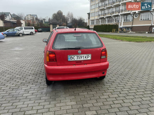 Червоний Фольксваген Поло, об'ємом двигуна 1.3 л та пробігом 200 тис. км за 2200 $, фото 7 на Automoto.ua