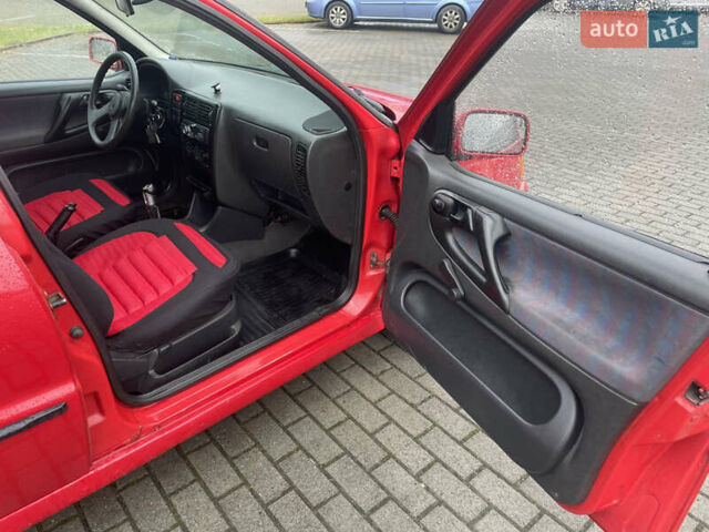 Червоний Фольксваген Поло, об'ємом двигуна 1.3 л та пробігом 200 тис. км за 2200 $, фото 12 на Automoto.ua