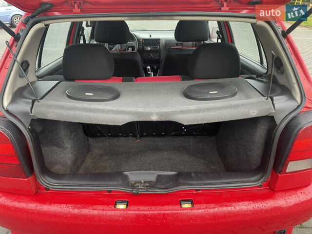 Червоний Фольксваген Поло, об'ємом двигуна 1.3 л та пробігом 200 тис. км за 2200 $, фото 14 на Automoto.ua