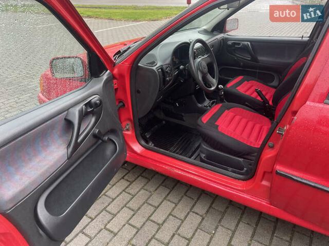 Червоний Фольксваген Поло, об'ємом двигуна 1.3 л та пробігом 200 тис. км за 2200 $, фото 9 на Automoto.ua