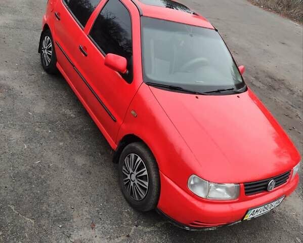 Красный Фольксваген Поло, объемом двигателя 1 л и пробегом 286 тыс. км за 1900 $, фото 10 на Automoto.ua