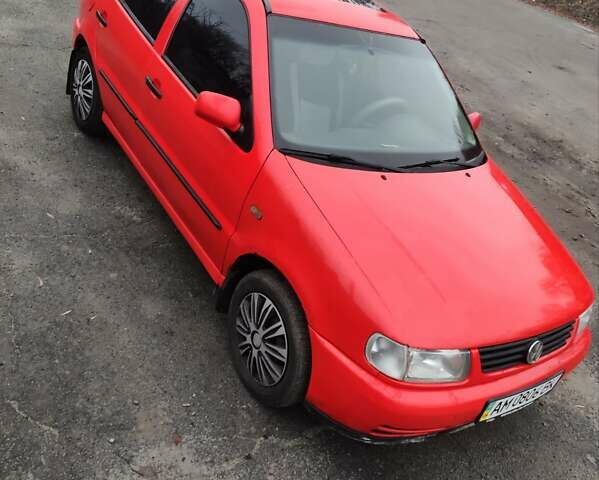 Красный Фольксваген Поло, объемом двигателя 1 л и пробегом 286 тыс. км за 1900 $, фото 7 на Automoto.ua