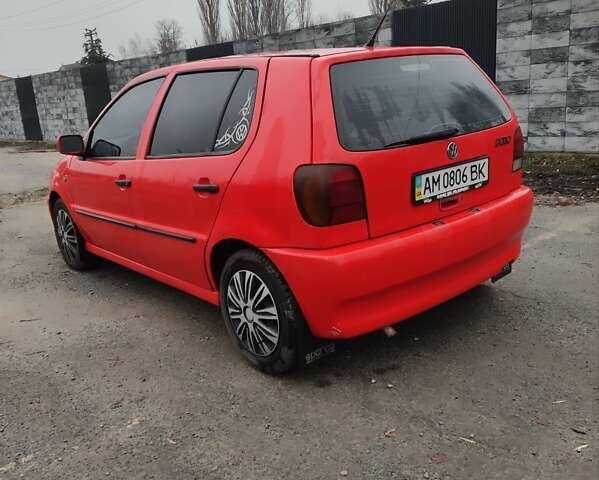 Красный Фольксваген Поло, объемом двигателя 1 л и пробегом 286 тыс. км за 1900 $, фото 9 на Automoto.ua