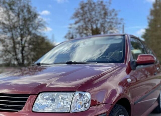 Красный Фольксваген Поло, объемом двигателя 1.4 л и пробегом 140 тыс. км за 3300 $, фото 5 на Automoto.ua