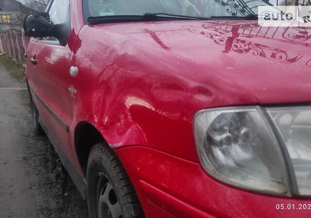 Красный Фольксваген Поло, объемом двигателя 1 л и пробегом 254 тыс. км за 2500 $, фото 3 на Automoto.ua