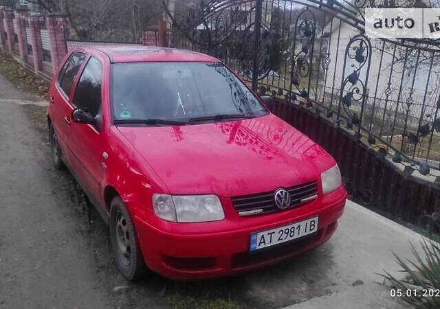 Красный Фольксваген Поло, объемом двигателя 1 л и пробегом 254 тыс. км за 2500 $, фото 2 на Automoto.ua