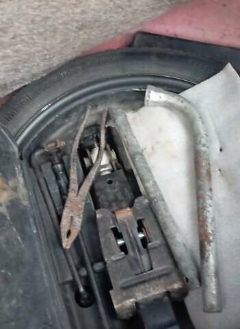 Красный Фольксваген Поло, объемом двигателя 1.4 л и пробегом 277 тыс. км за 3800 $, фото 24 на Automoto.ua