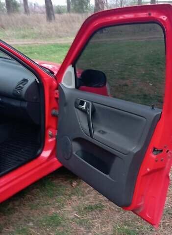 Красный Фольксваген Поло, объемом двигателя 1.4 л и пробегом 277 тыс. км за 3800 $, фото 8 на Automoto.ua