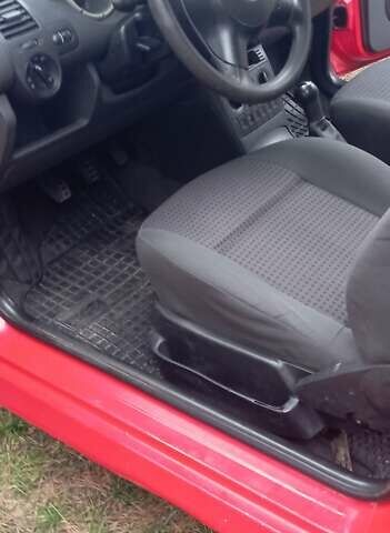 Красный Фольксваген Поло, объемом двигателя 1.4 л и пробегом 277 тыс. км за 3800 $, фото 10 на Automoto.ua