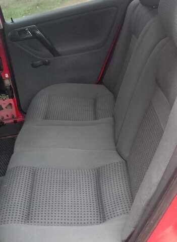 Красный Фольксваген Поло, объемом двигателя 1.4 л и пробегом 277 тыс. км за 3800 $, фото 23 на Automoto.ua