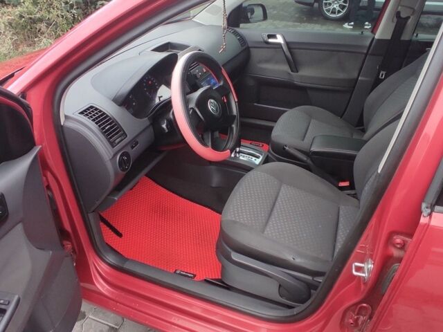 Червоний Фольксваген Поло, об'ємом двигуна 1.4 л та пробігом 252 тис. км за 4000 $, фото 6 на Automoto.ua