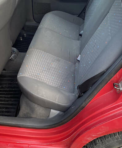 Красный Фольксваген Поло, объемом двигателя 1.4 л и пробегом 232 тыс. км за 3650 $, фото 11 на Automoto.ua