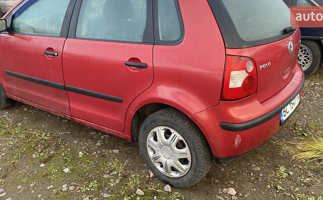 Красный Фольксваген Поло, объемом двигателя 1.4 л и пробегом 232 тыс. км за 3650 $, фото 4 на Automoto.ua