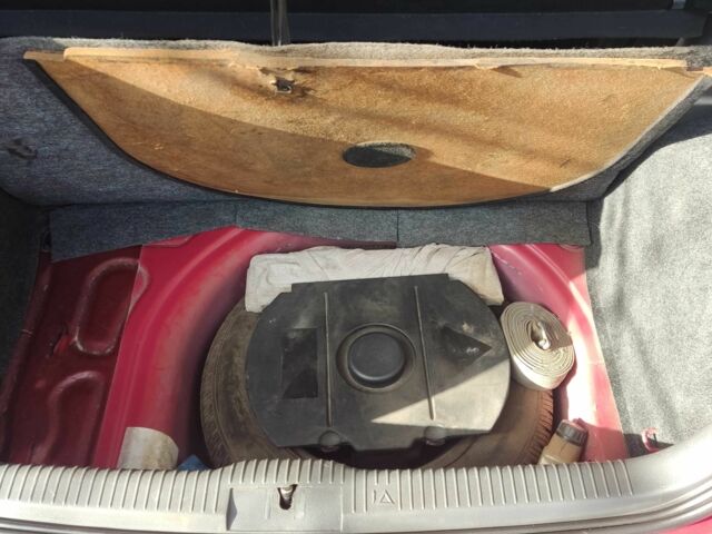 Красный Фольксваген Поло, объемом двигателя 1.4 л и пробегом 160 тыс. км за 5000 $, фото 14 на Automoto.ua