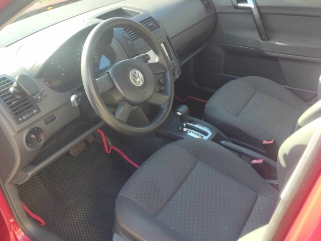 Красный Фольксваген Поло, объемом двигателя 1.4 л и пробегом 160 тыс. км за 5000 $, фото 8 на Automoto.ua