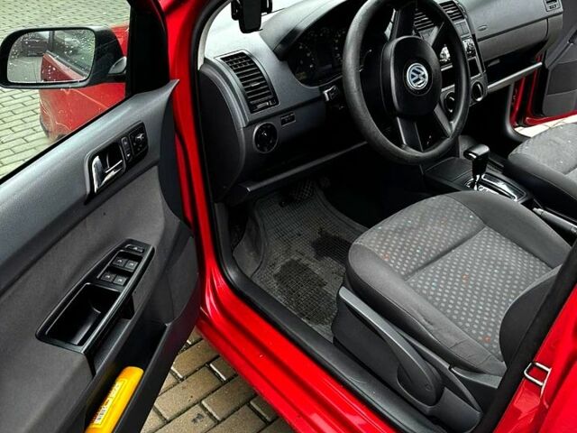 Красный Фольксваген Поло, объемом двигателя 1.4 л и пробегом 150 тыс. км за 4100 $, фото 11 на Automoto.ua