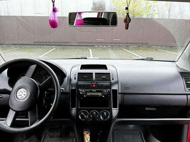 Красный Фольксваген Поло, объемом двигателя 1.4 л и пробегом 150 тыс. км за 4100 $, фото 12 на Automoto.ua