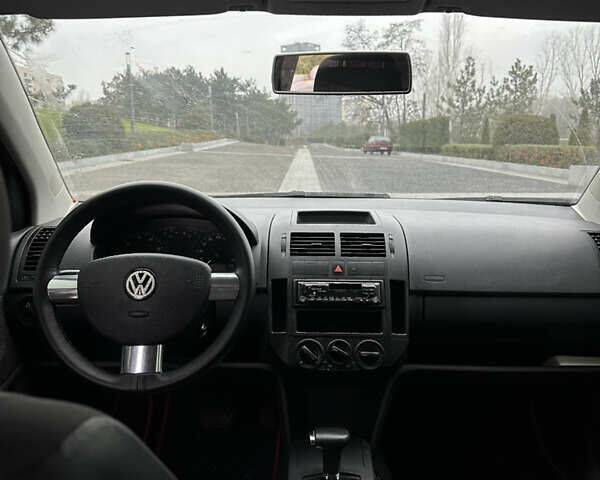 Красный Фольксваген Поло, объемом двигателя 1.4 л и пробегом 127 тыс. км за 4100 $, фото 7 на Automoto.ua