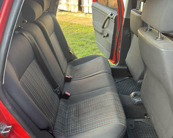 Красный Фольксваген Поло, объемом двигателя 1.2 л и пробегом 175 тыс. км за 3000 $, фото 12 на Automoto.ua