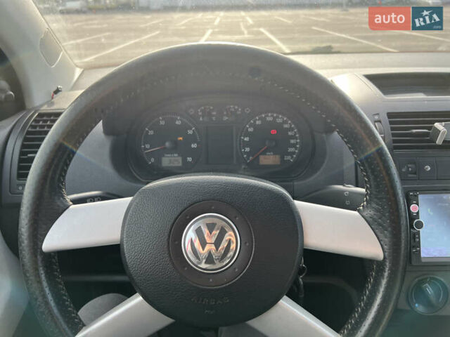 Красный Фольксваген Поло, объемом двигателя 1.39 л и пробегом 160 тыс. км за 3999 $, фото 6 на Automoto.ua