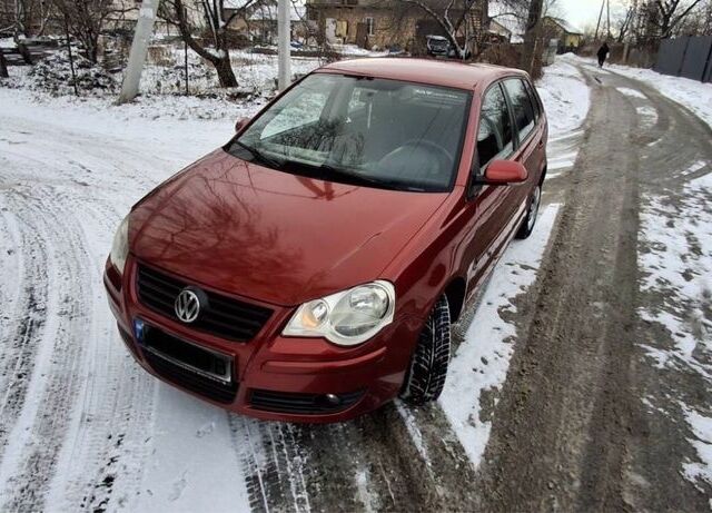 Червоний Фольксваген Поло, об'ємом двигуна 1.4 л та пробігом 220 тис. км за 4100 $, фото 12 на Automoto.ua