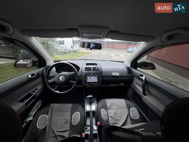Красный Фольксваген Поло, объемом двигателя 1.4 л и пробегом 235 тыс. км за 5500 $, фото 19 на Automoto.ua