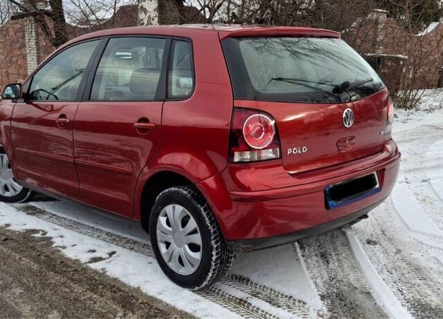 Червоний Фольксваген Поло, об'ємом двигуна 1.4 л та пробігом 220 тис. км за 4100 $, фото 4 на Automoto.ua