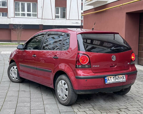 Красный Фольксваген Поло, объемом двигателя 1.4 л и пробегом 235 тыс. км за 5500 $, фото 6 на Automoto.ua