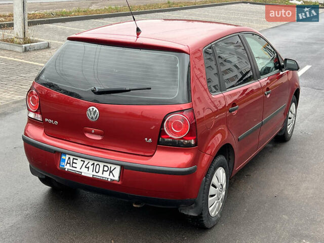 Червоний Фольксваген Поло, об'ємом двигуна 1.4 л та пробігом 180 тис. км за 6000 $, фото 7 на Automoto.ua