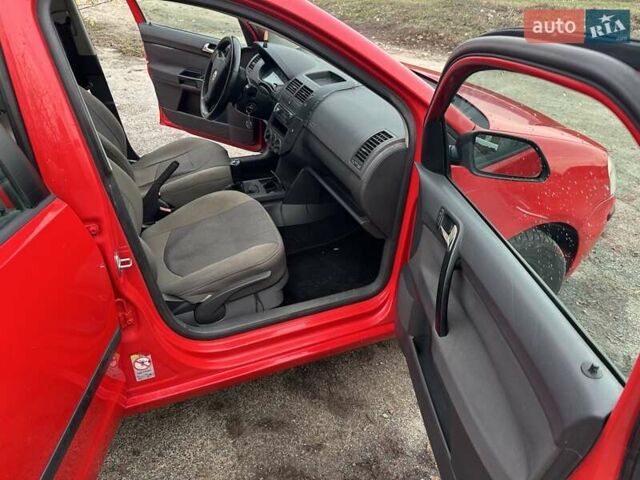 Красный Фольксваген Поло, объемом двигателя 1.4 л и пробегом 202 тыс. км за 4900 $, фото 9 на Automoto.ua